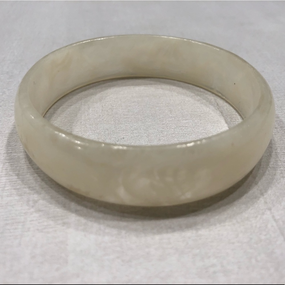 Clear white marbled vintage retro antique bangle